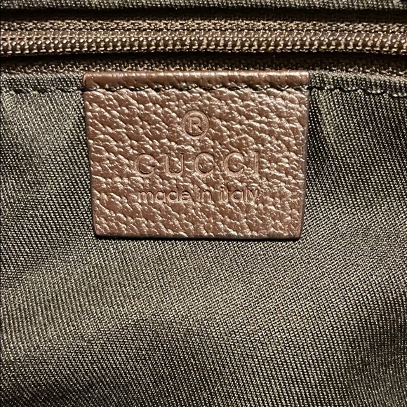Gucci Abbey Crossbody Bag - Picture 14 of 16